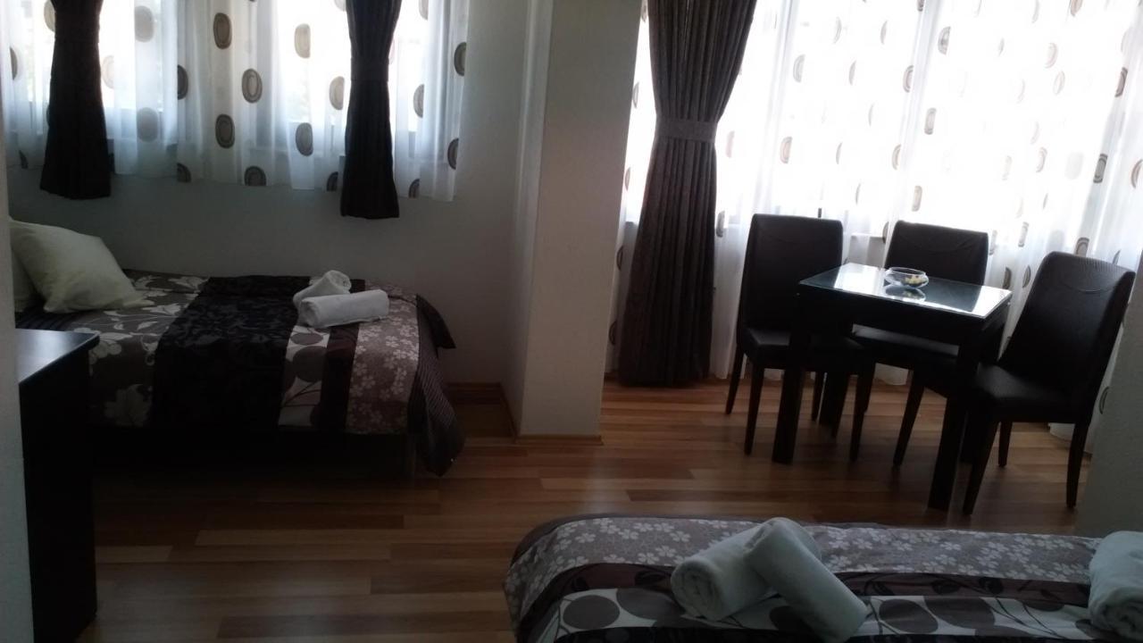 House Meri Ohrid Bilik gambar